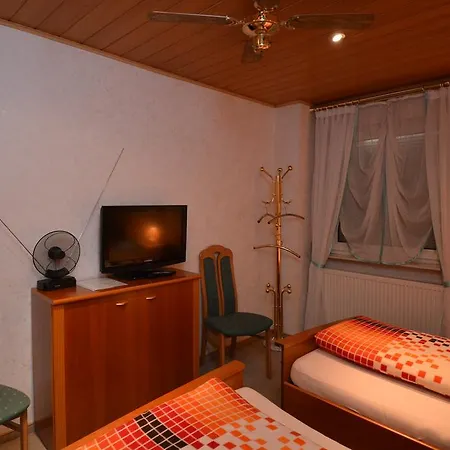 Gasthuis Ferienwohnung & Zimmervermietung Spaete Wölfersheim